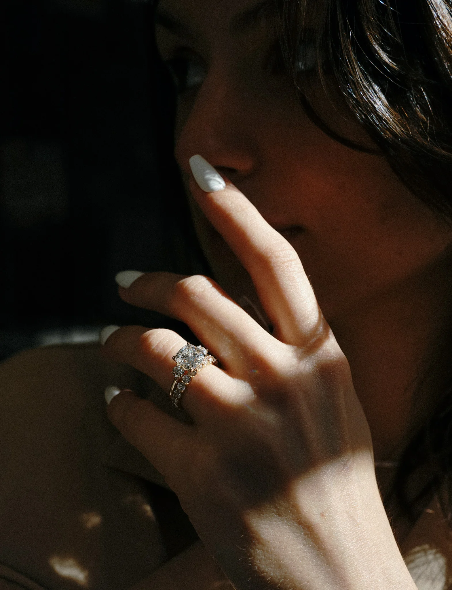 Illustration showing design your dream ring - Compare settings, chat with a designer, and customize your dream ring for free.